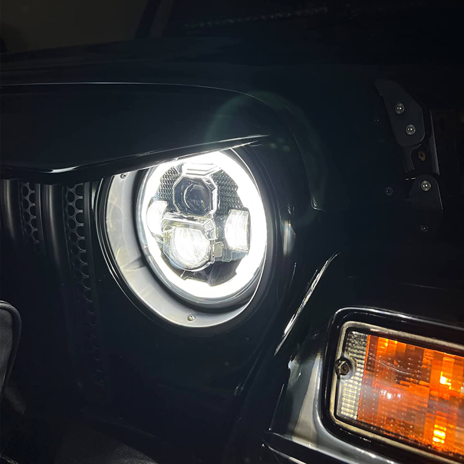 7 Inch Round LED Headlights with Hi/Lo Beam DRL Turn Signal, Compatible with Jeep Wrangler JK JKU TJ LJ,Chevy, Anti-glare, Plug and Play, IP67 Waterproof